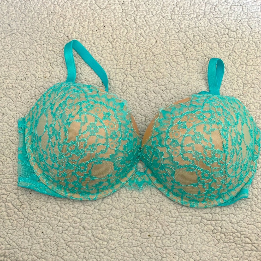 Victoria Secret Bra - Like New! Size 38D